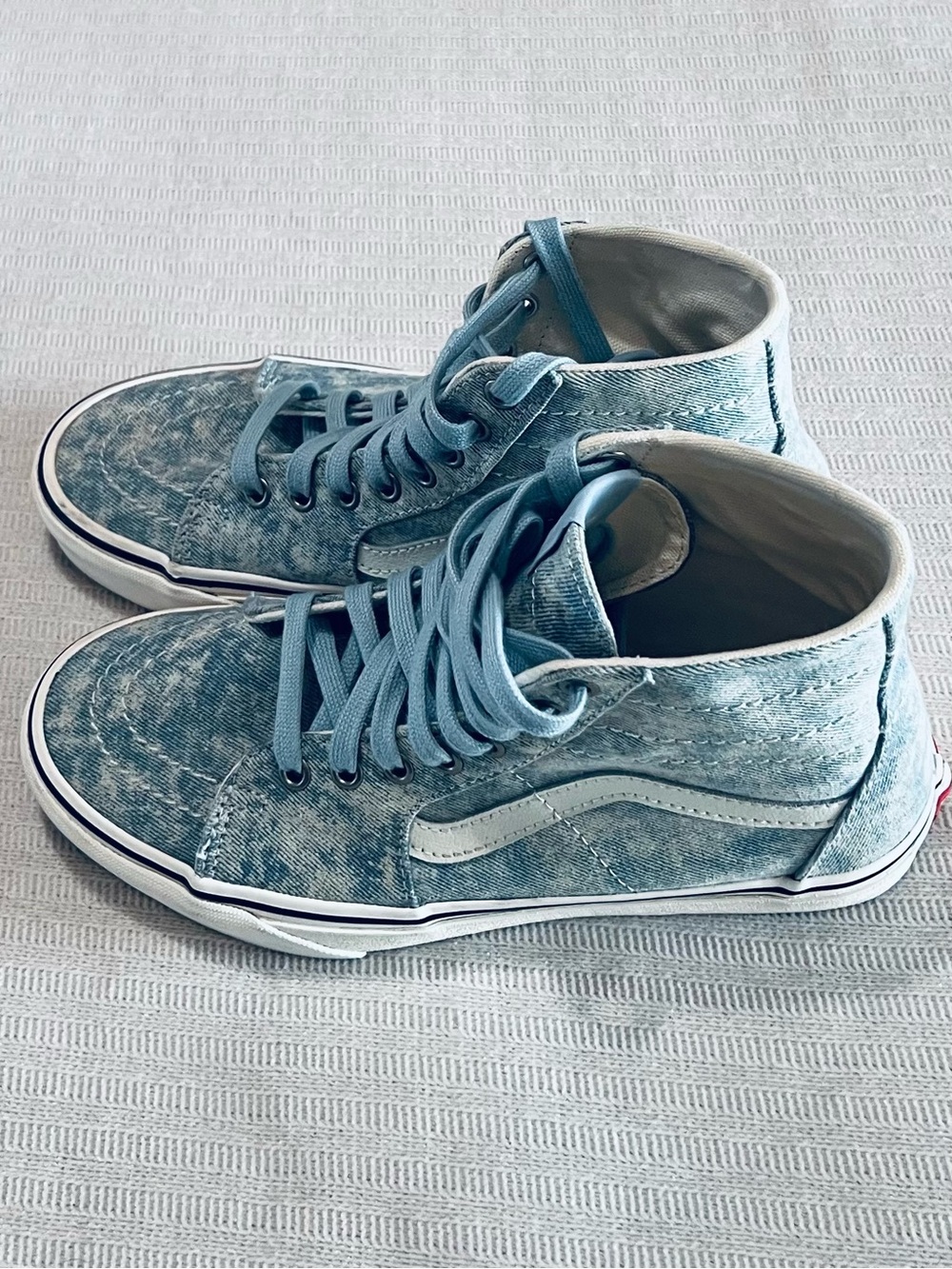 Vans Sk8-Hi in an Acid Wash Denim men’s 6.5/women’s 8